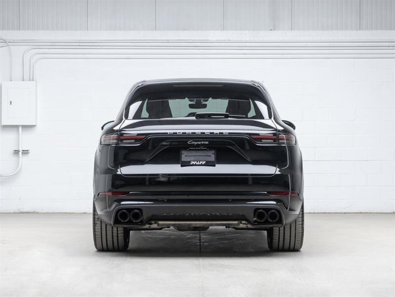 2023 Porsche Cayenne e-Hybrid  Photo