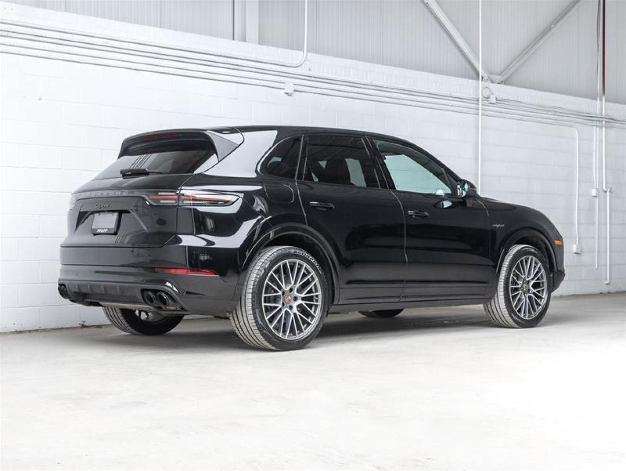 2023 Porsche Cayenne e-Hybrid  Photo