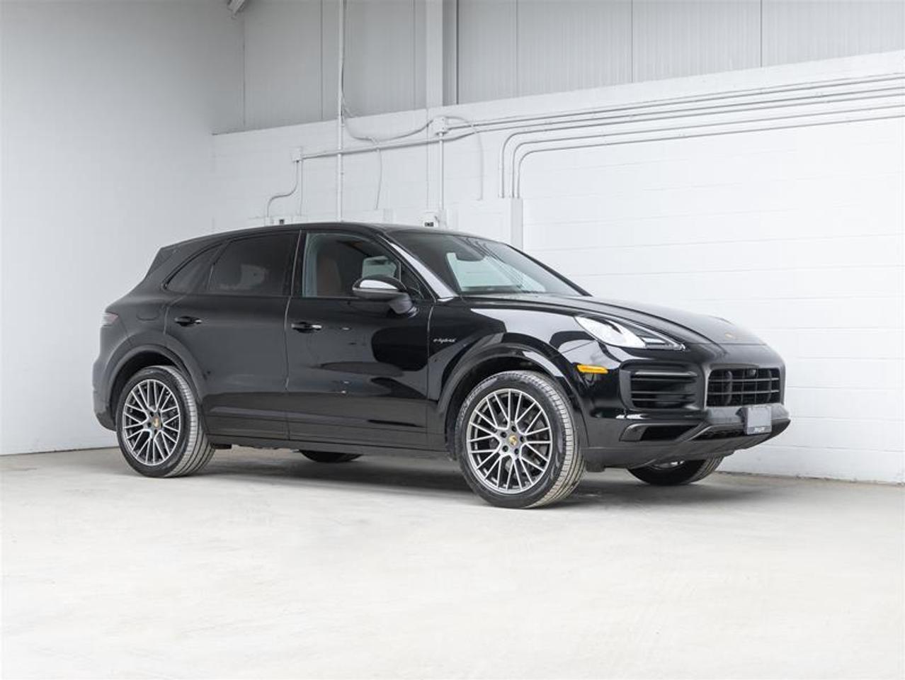2023 Porsche Cayenne e-Hybrid  Photo