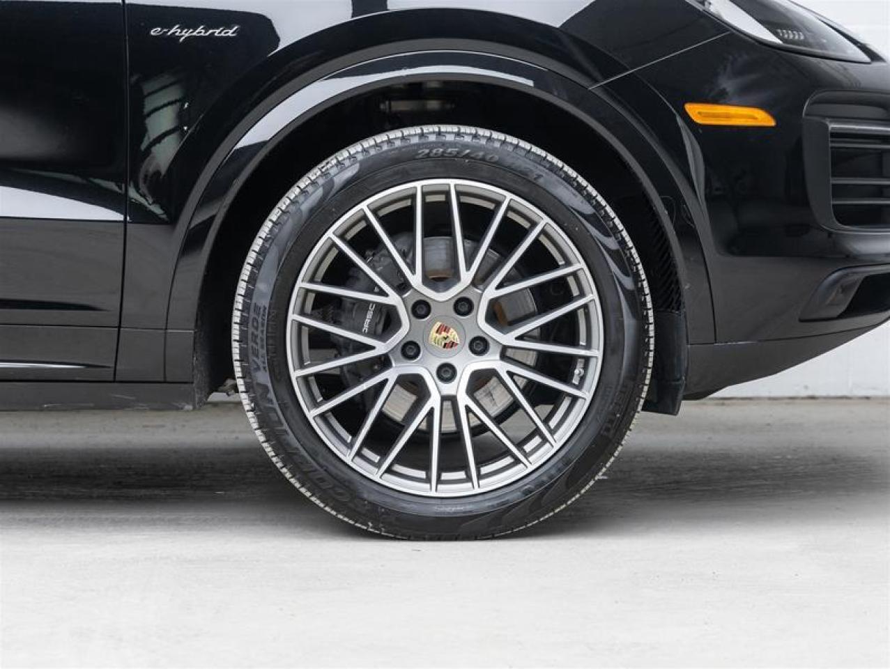 2023 Porsche Cayenne e-Hybrid  Photo