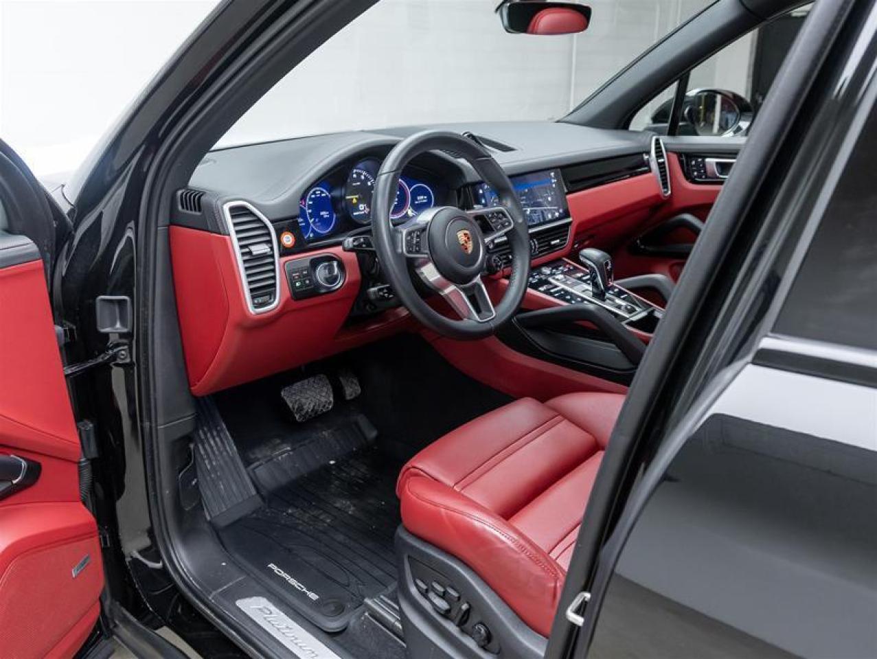 2023 Porsche Cayenne e-Hybrid  Photo