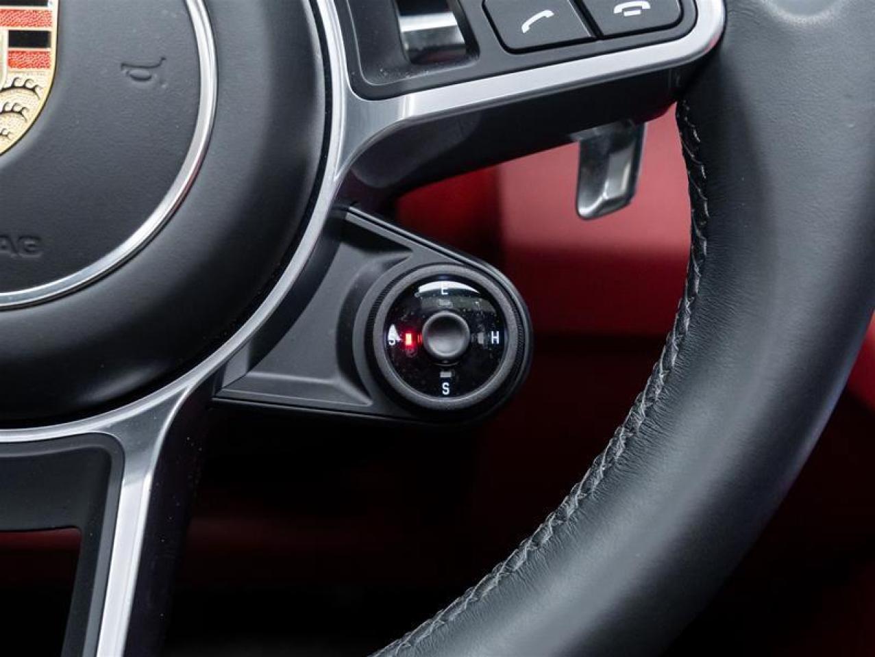 2023 Porsche Cayenne e-Hybrid  Photo