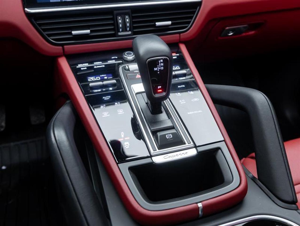 2023 Porsche Cayenne e-Hybrid  Photo