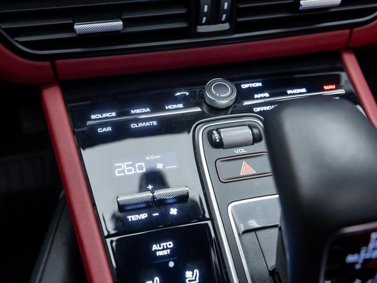 2023 Porsche Cayenne e-Hybrid  Photo