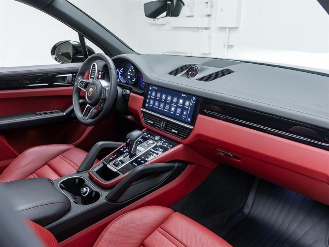 2023 Porsche Cayenne e-Hybrid  Photo