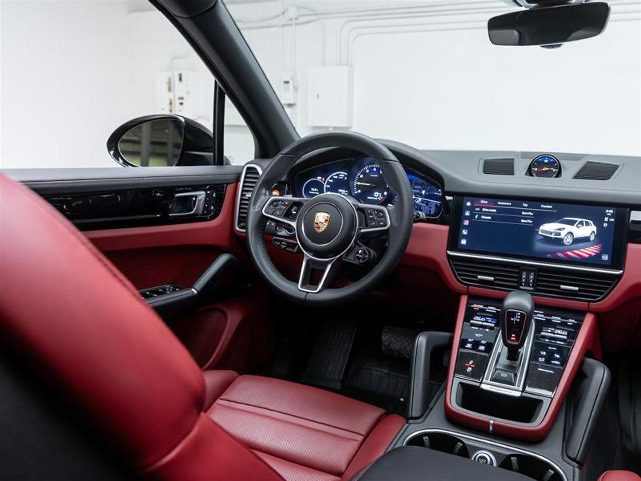 2023 Porsche Cayenne e-Hybrid  Photo