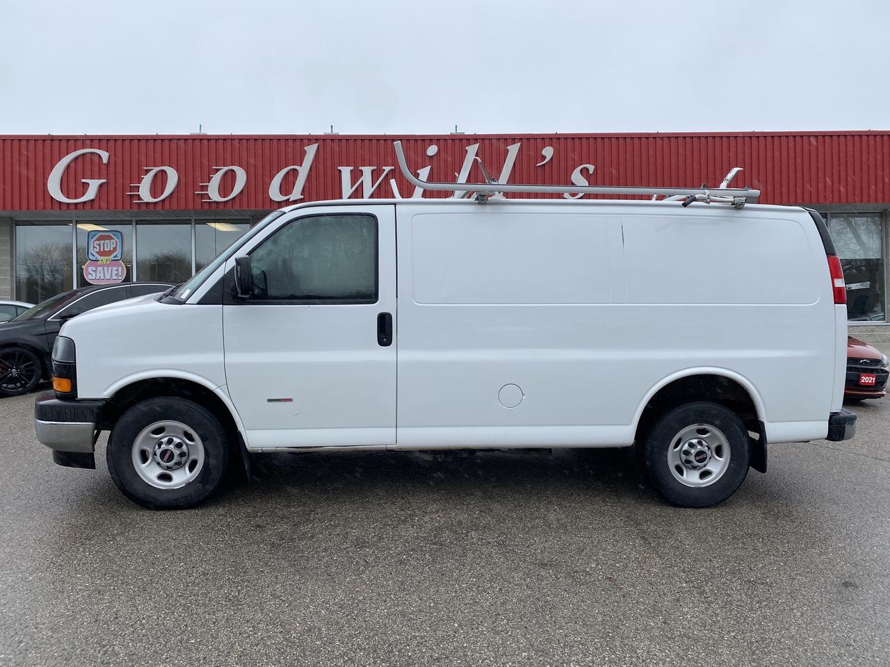 2017 GMC Savana Cargo Van RWD 2500 CARGO, CLEAN CARFAX, 2.8L DIESEL! Photo0