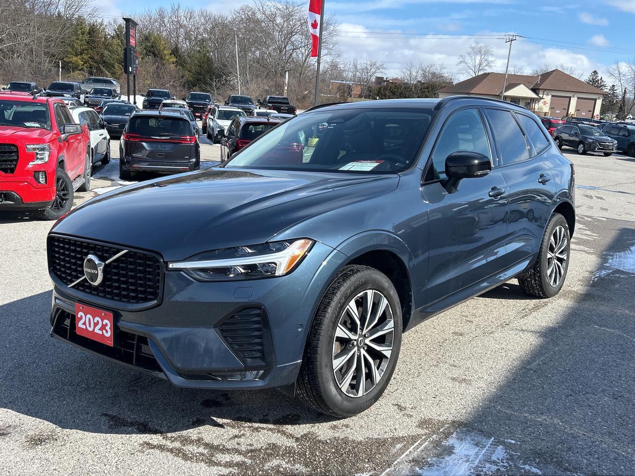 2023 Volvo XC60 PLUS DARK THEME, MILD HYBRID, SUNROOF! Photo