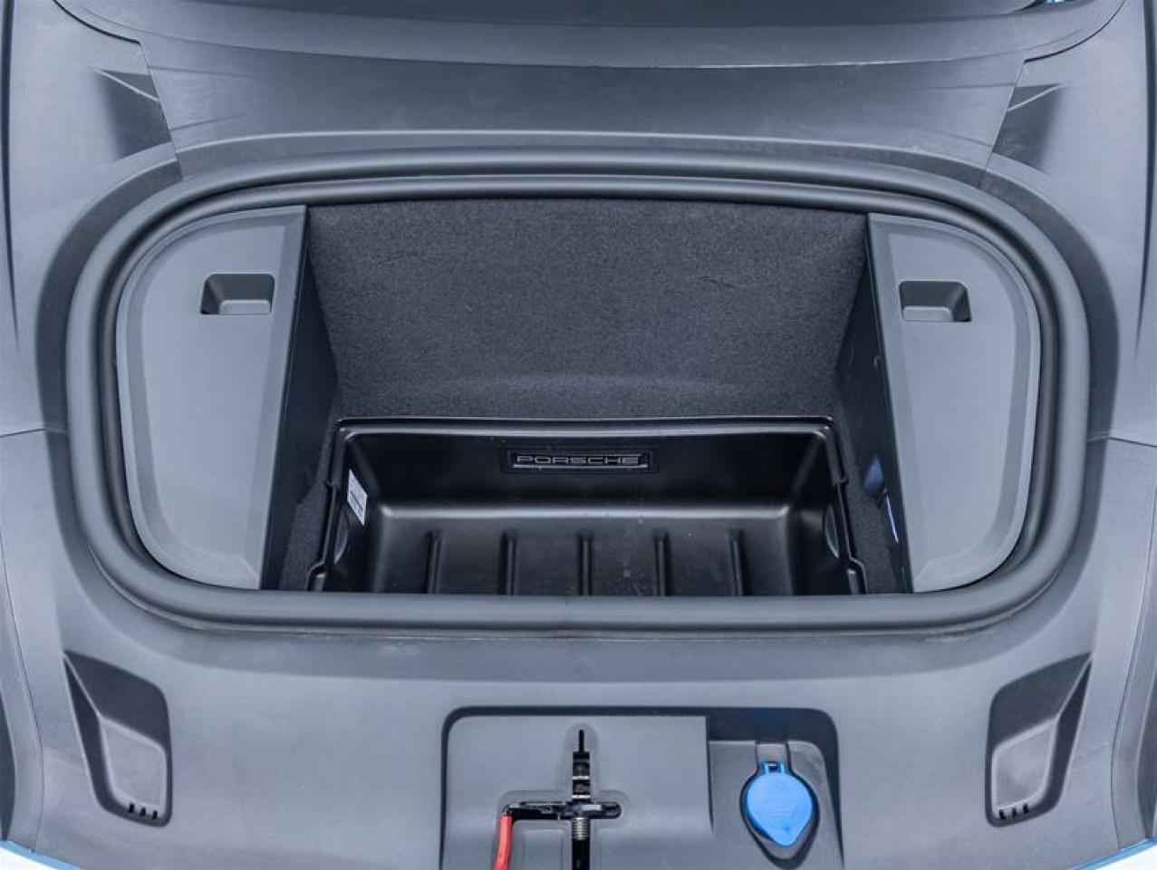 2022 Porsche Taycan  Photo4