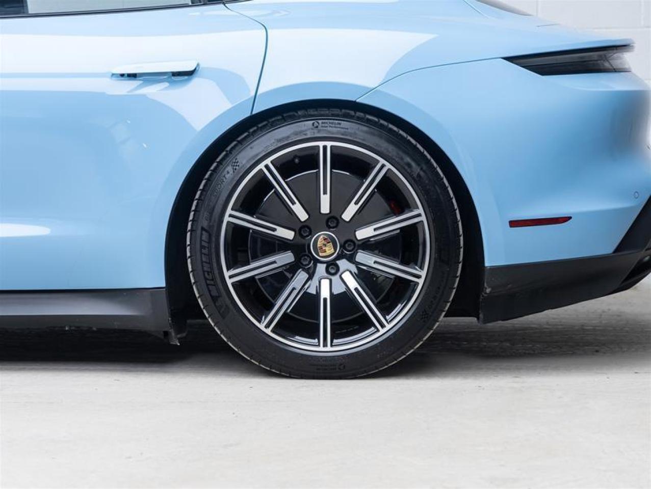 2022 Porsche Taycan  Photo