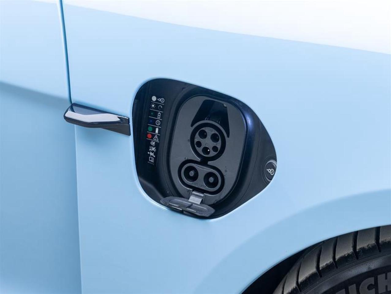 2022 Porsche Taycan  Photo