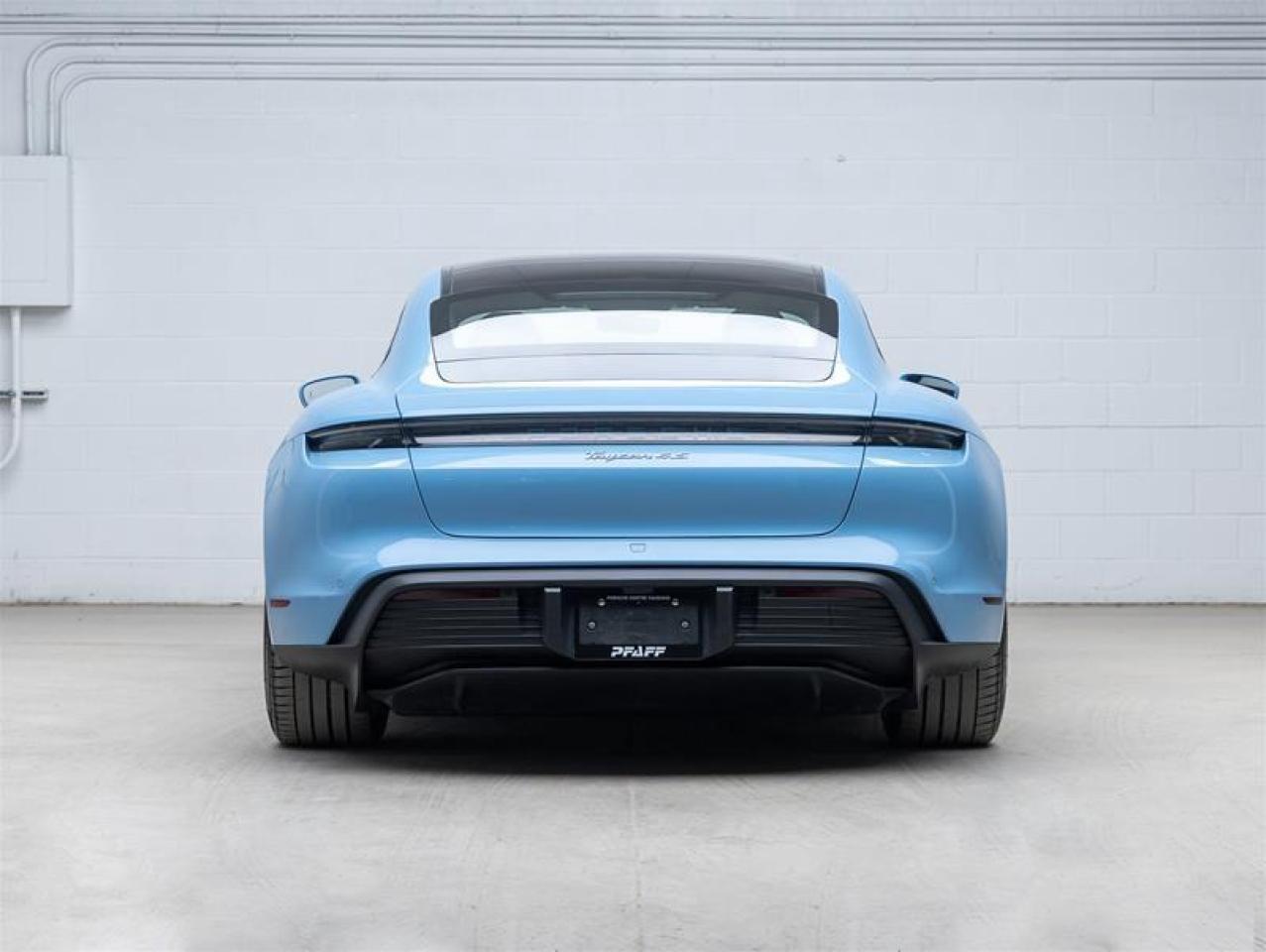2022 Porsche Taycan  Photo