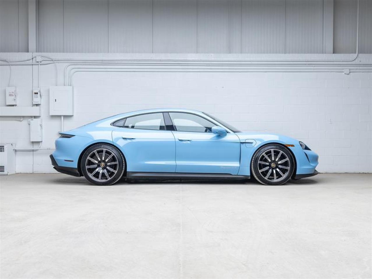 2022 Porsche Taycan  Photo