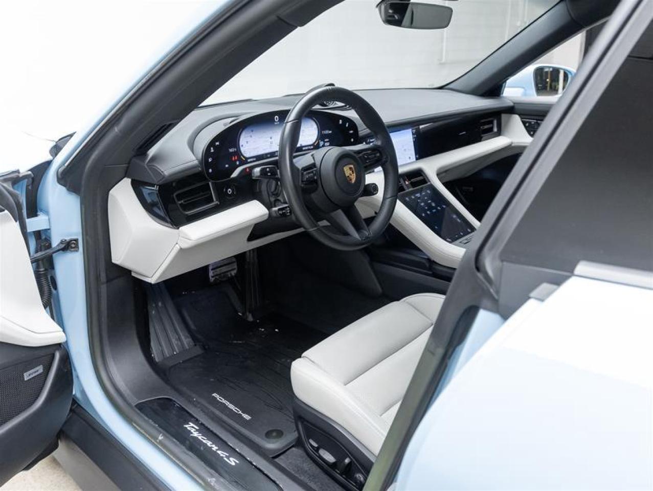 2022 Porsche Taycan  Photo