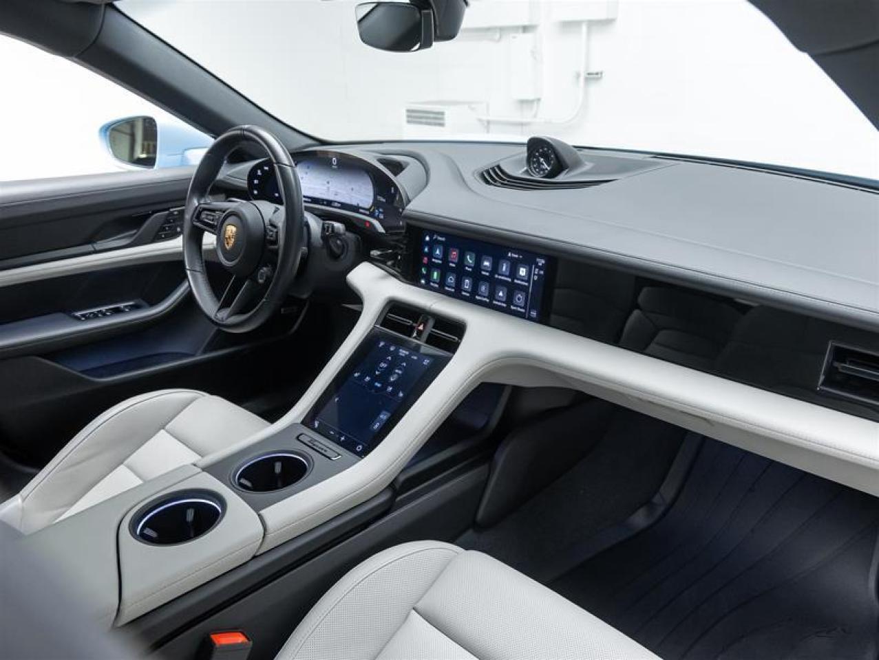 2022 Porsche Taycan  Photo