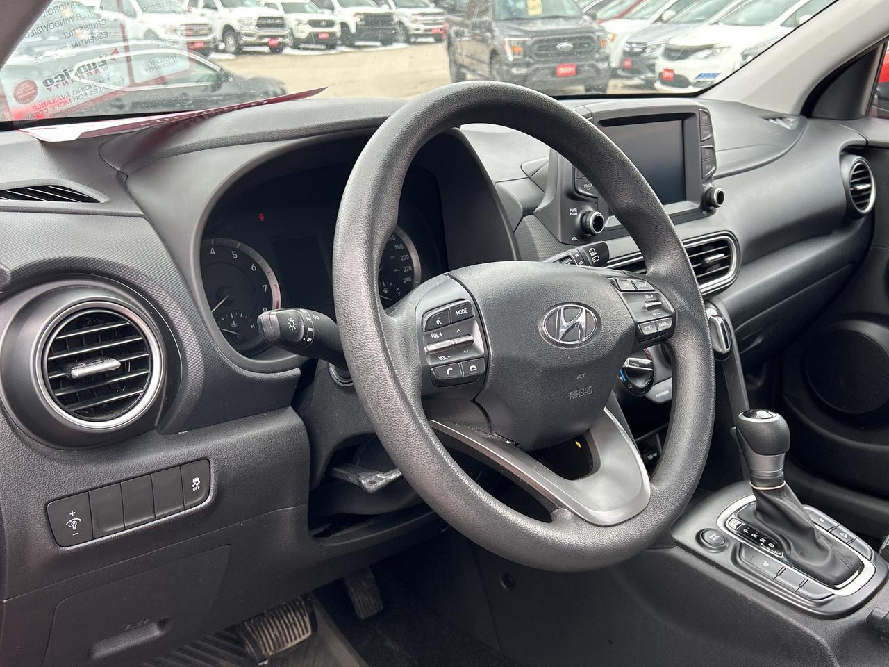 2019 Hyundai KONA ESSENTIAL, CLEAN CARFAX, APPLE/ ANDROID CARPLAY! Photo