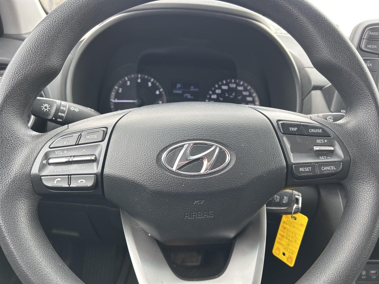 2019 Hyundai KONA ESSENTIAL, CLEAN CARFAX, APPLE/ ANDROID CARPLAY! Photo
