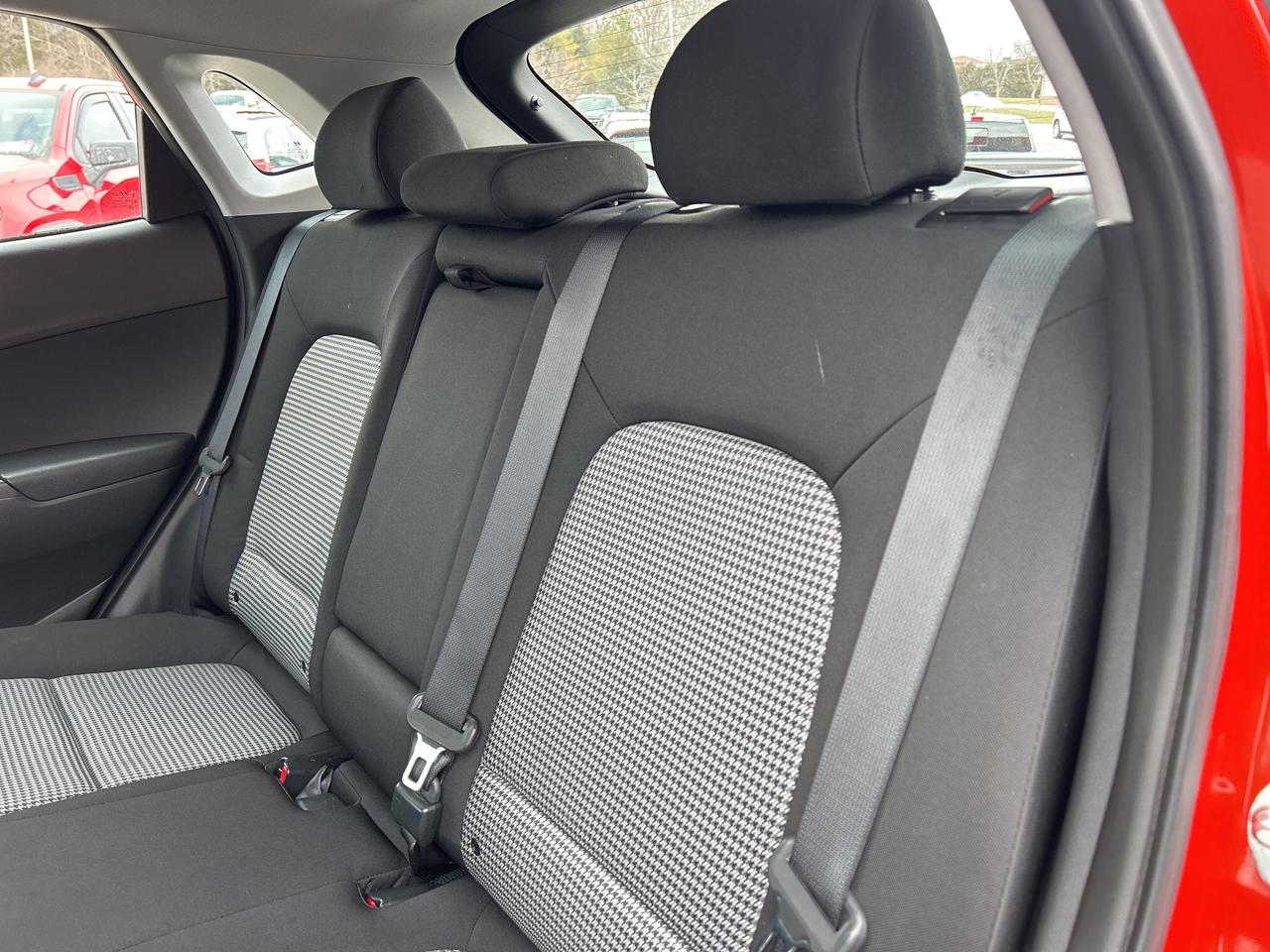 2019 Hyundai KONA ESSENTIAL, CLEAN CARFAX, APPLE/ ANDROID CARPLAY! Photo