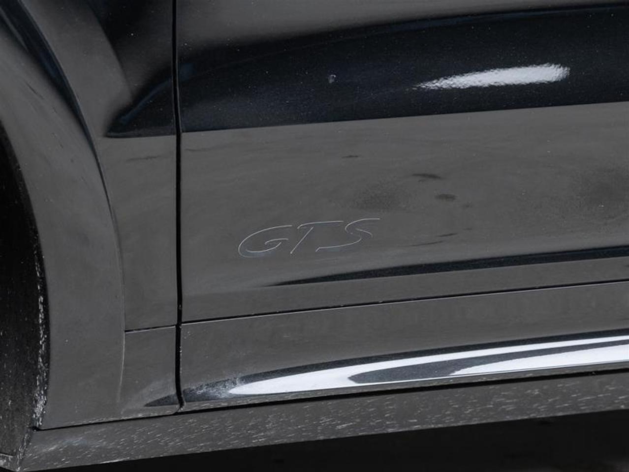 2023 Porsche Cayenne  Photo