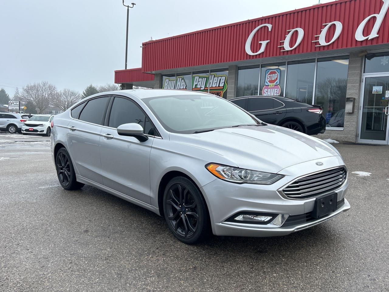 2018 Ford Fusion SE, CLEAN CARFAX, BACK UP CAMERA, ONLY 55 000 KMS! Photo