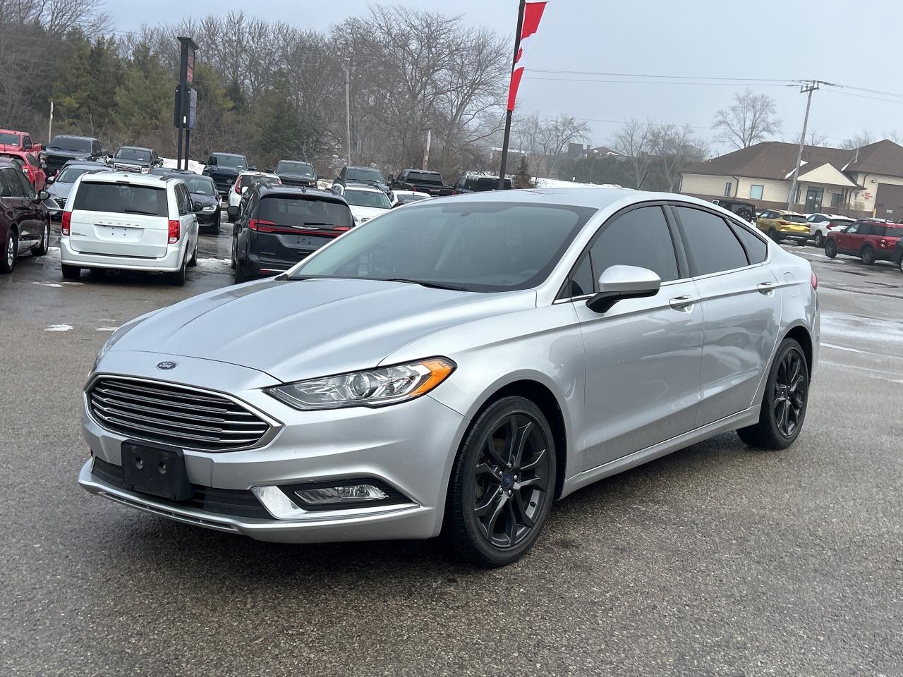 2018 Ford Fusion SE, CLEAN CARFAX, BACK UP CAMERA, ONLY 55 000 KMS! Photo3