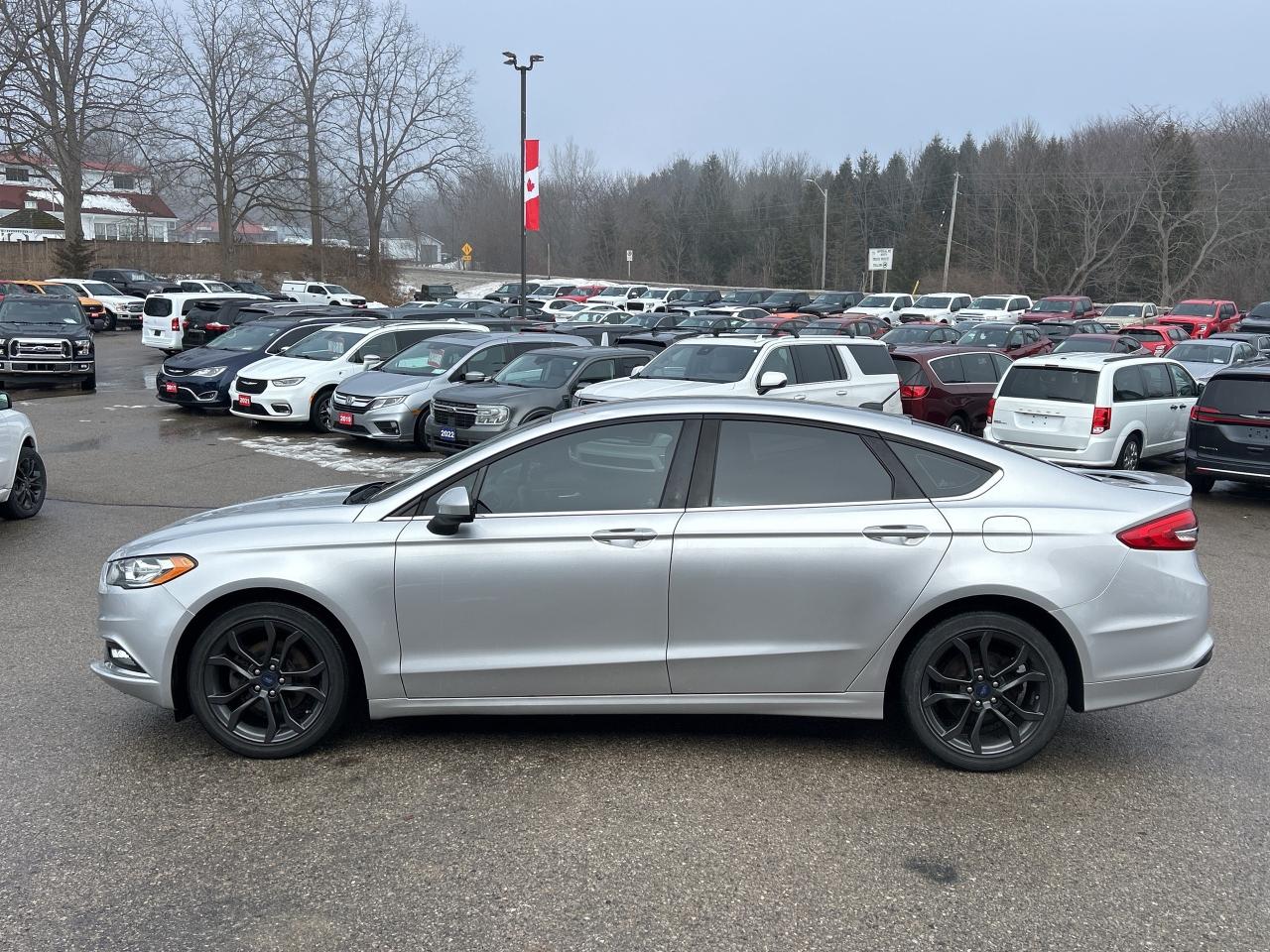 2018 Ford Fusion SE, CLEAN CARFAX, BACK UP CAMERA, ONLY 55 000 KMS! Photo