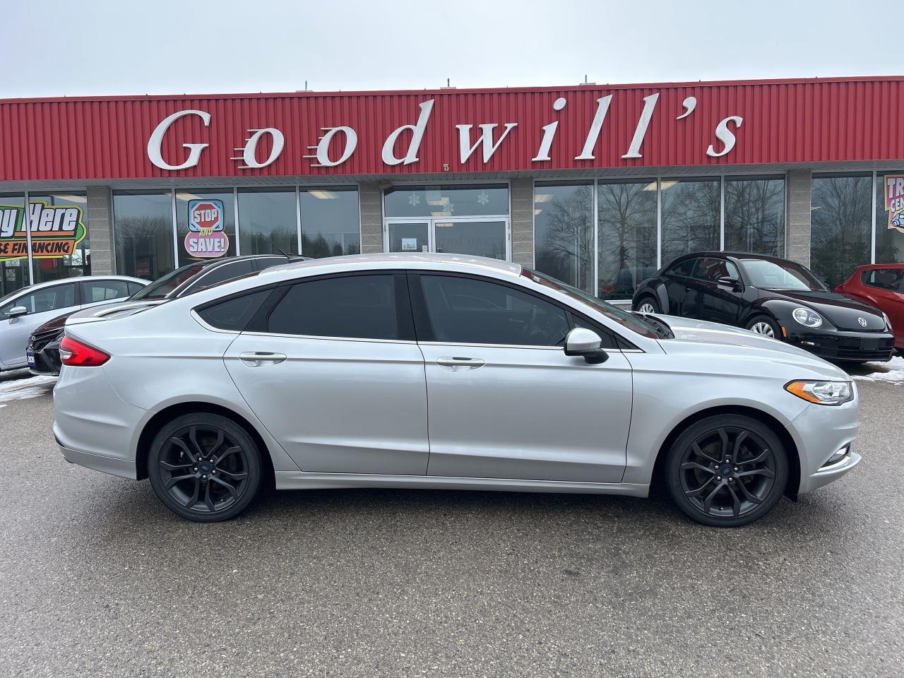 2018 Ford Fusion SE, CLEAN CARFAX, BACK UP CAMERA, ONLY 55 000 KMS! Photo0
