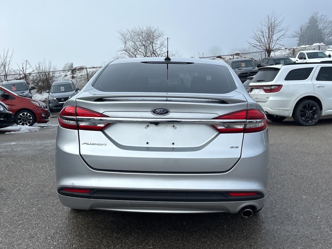 2018 Ford Fusion SE, CLEAN CARFAX, BACK UP CAMERA, ONLY 55 000 KMS! Photo