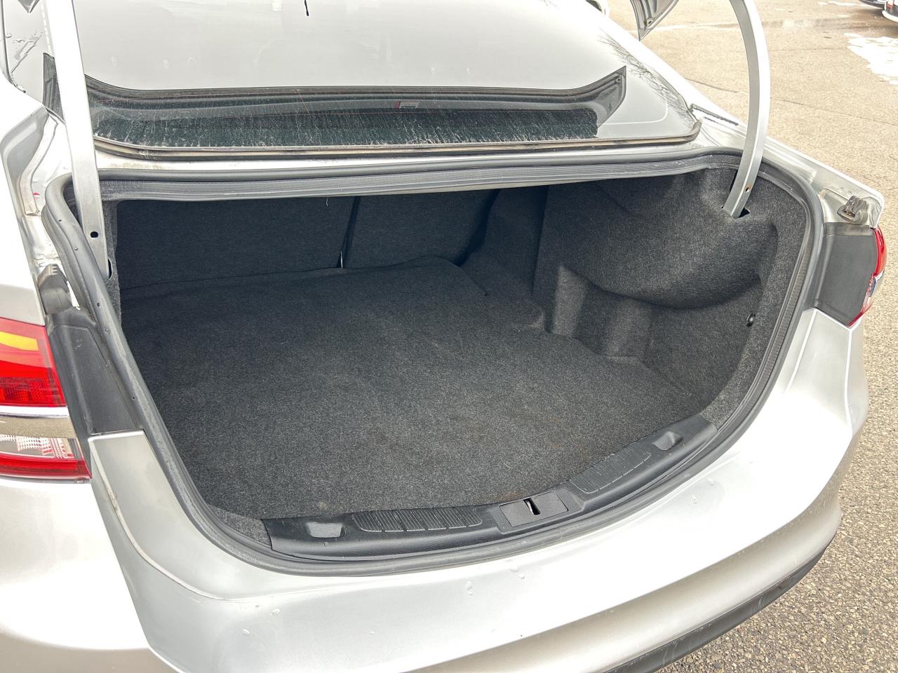 2018 Ford Fusion SE, CLEAN CARFAX, BACK UP CAMERA, ONLY 55 000 KMS! Photo