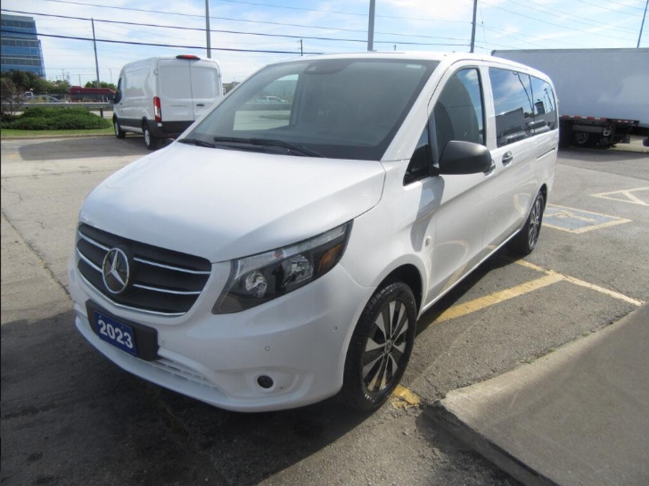 2023 Mercedes-Benz Metris Passenger Van Passenger Van 8 PASSENGER VAN Photo