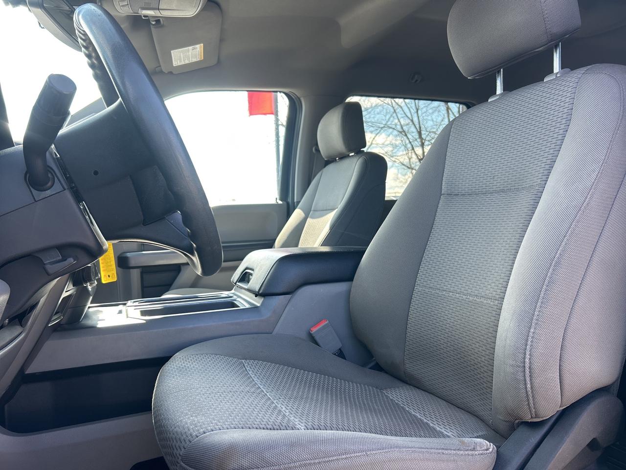 2020 Ford F-150 XLT, 4X4, 5 LITER, CLEAN CARFAX, 5 PASSENGER! Photo