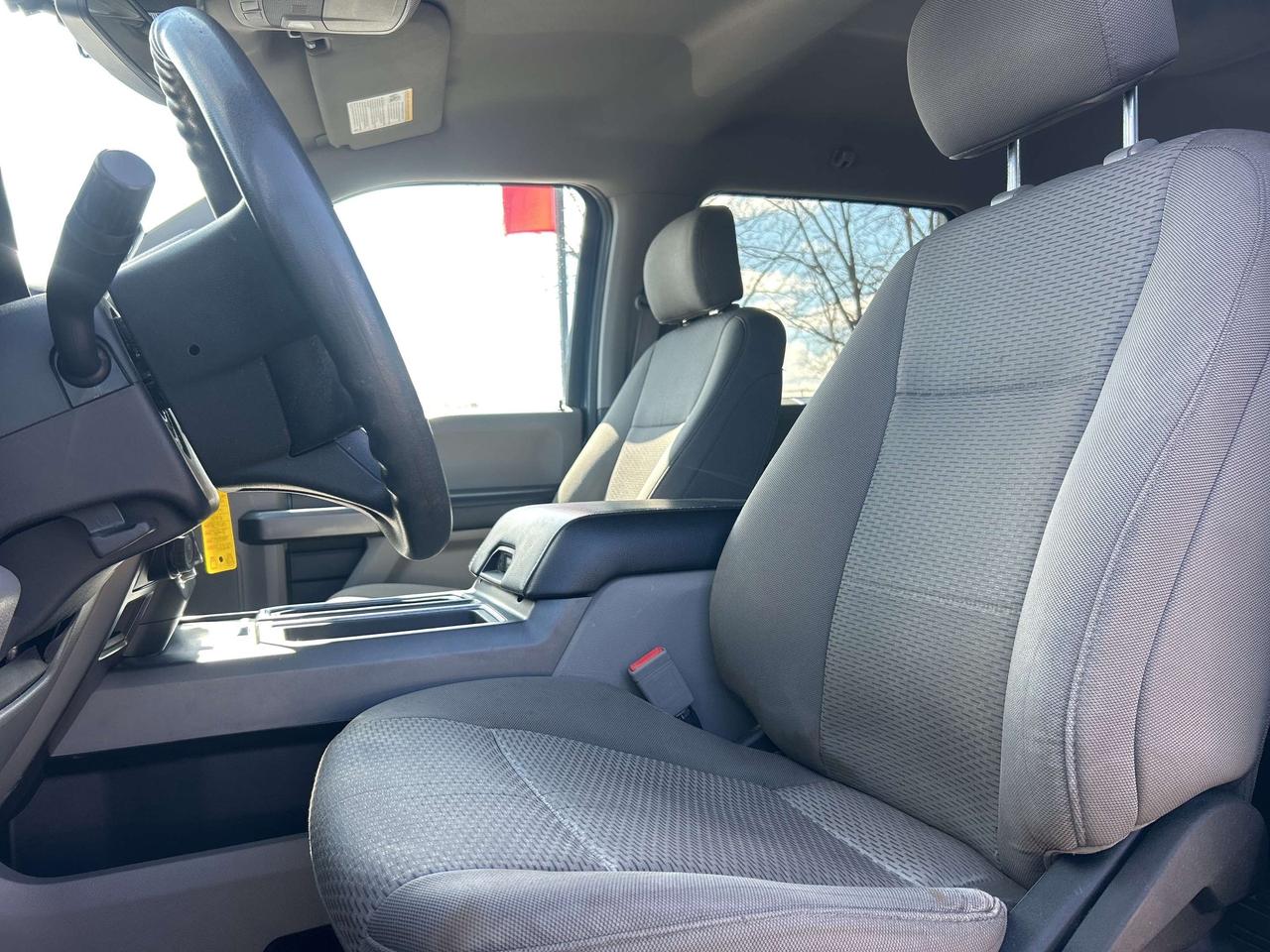 2020 Ford F-150 XLT, 4X4, 5 LITER, CLEAN CARFAX, 5 PASSENGER! Photo