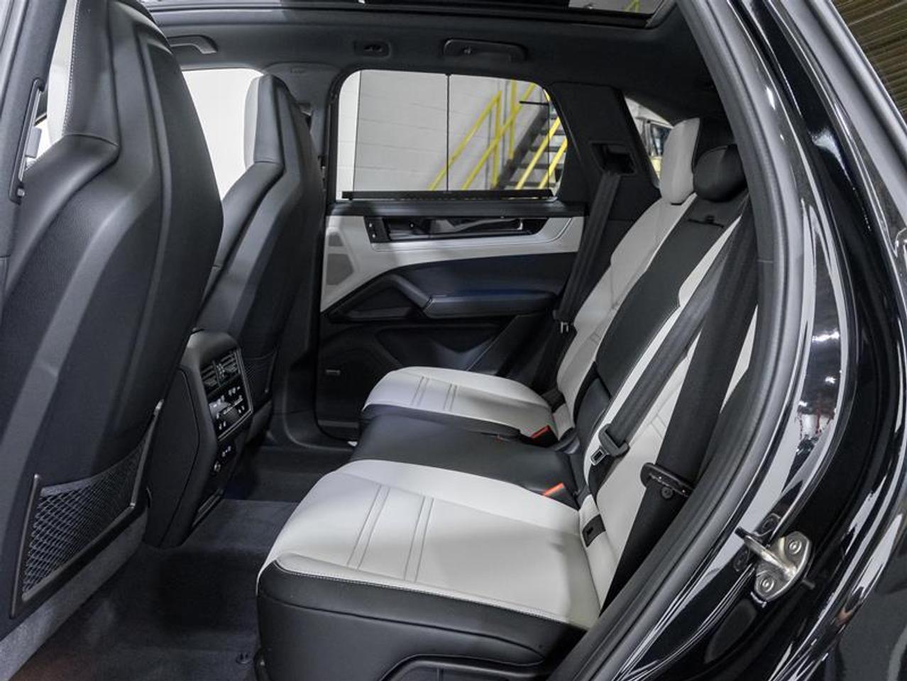 2026 Porsche Cayenne  Photo