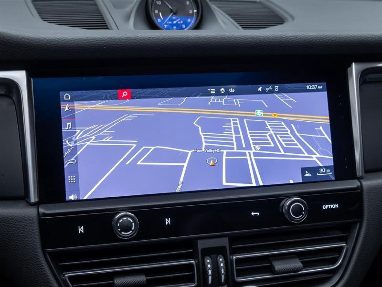 2024 Porsche Macan  Photo