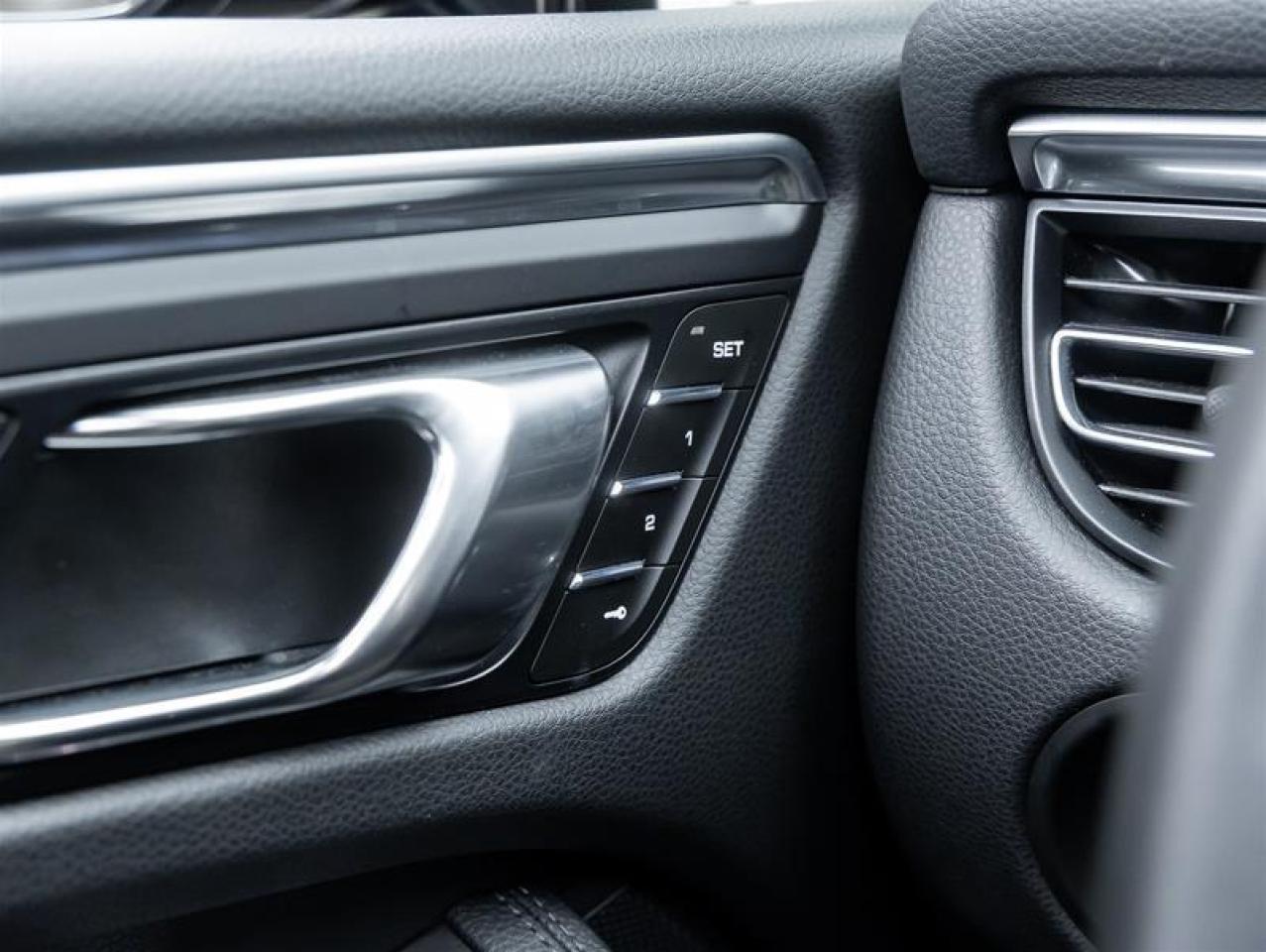 2024 Porsche Macan  Photo