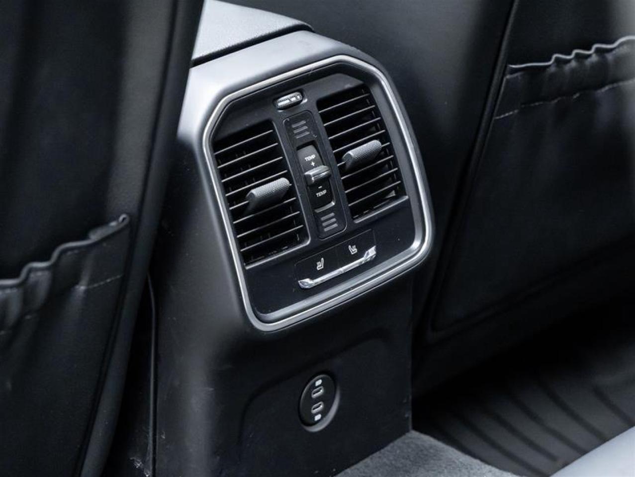 2024 Porsche Macan  Photo