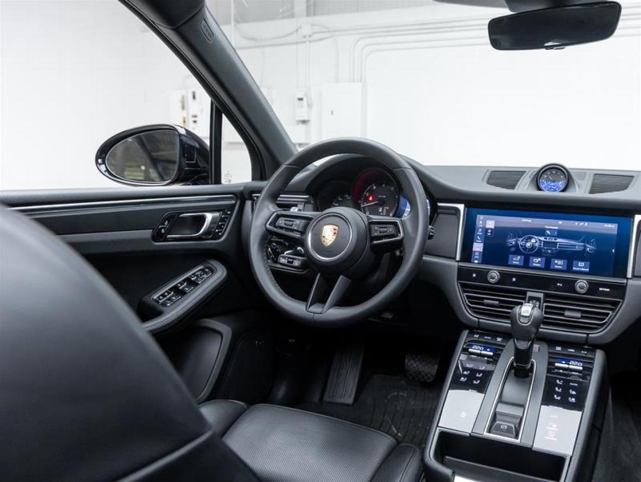 2024 Porsche Macan  Photo