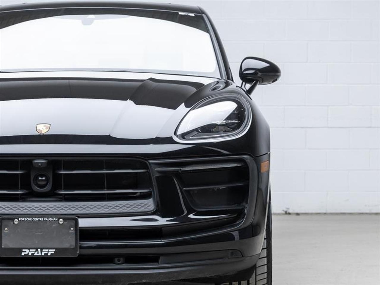 2024 Porsche Macan  Photo3