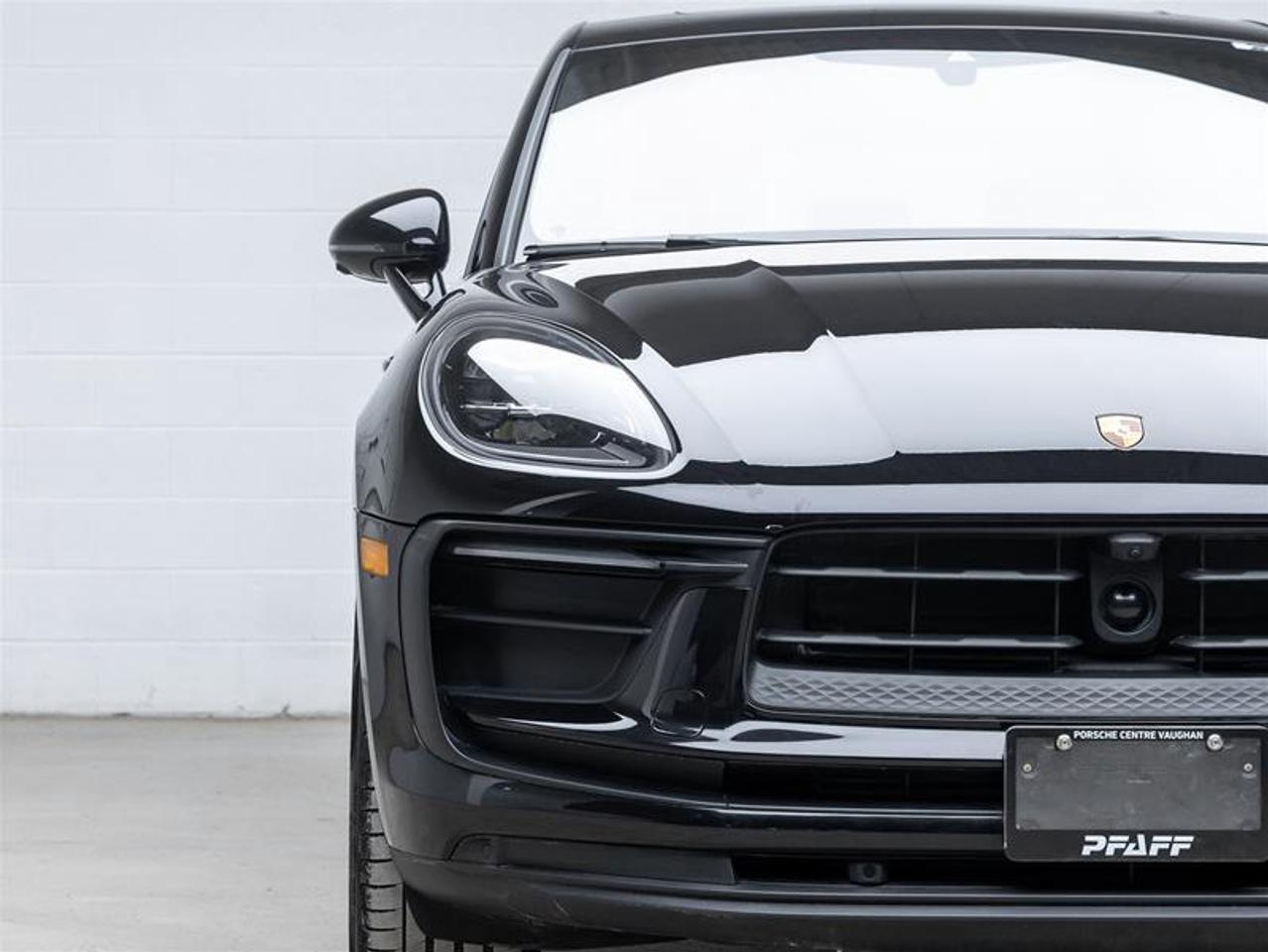 2024 Porsche Macan  Photo2