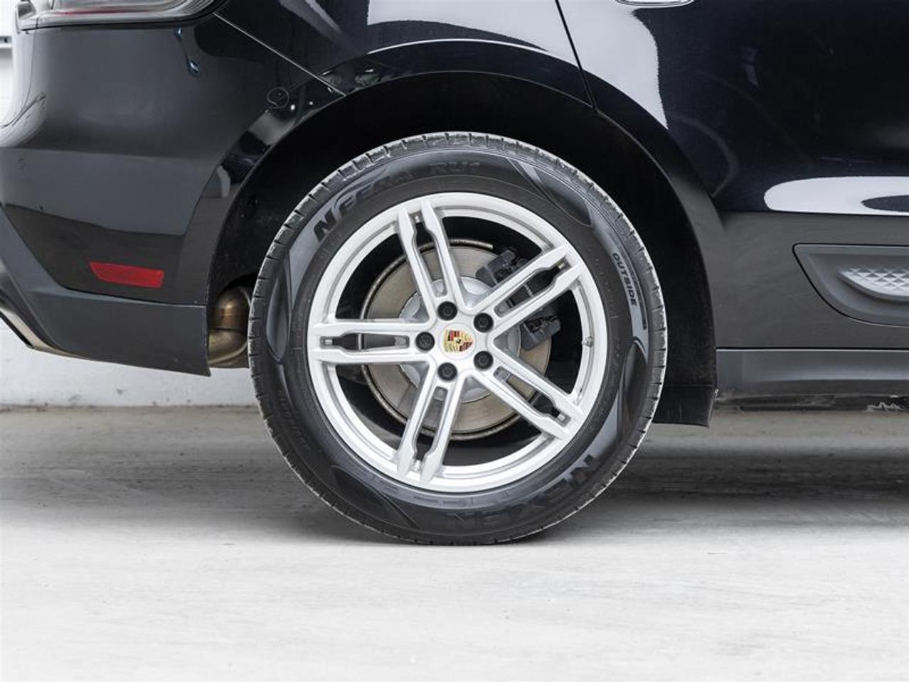 2024 Porsche Macan  Photo