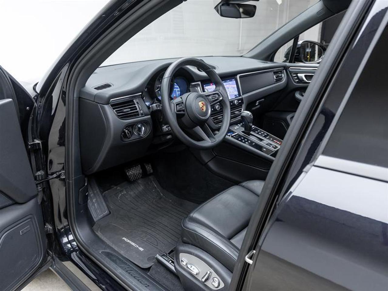 2024 Porsche Macan  Photo