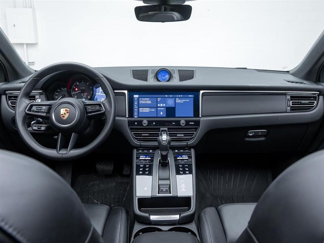 2024 Porsche Macan  Photo