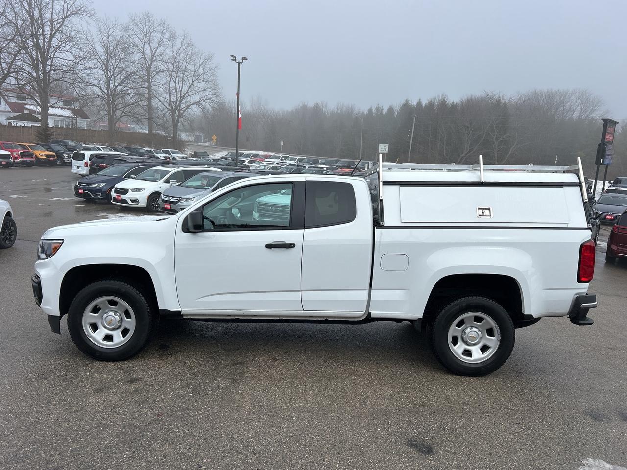 2022 Chevrolet Colorado WORK TRUCK, REAR WHEEL DRIVE, CLEAN CARFAX! Photo