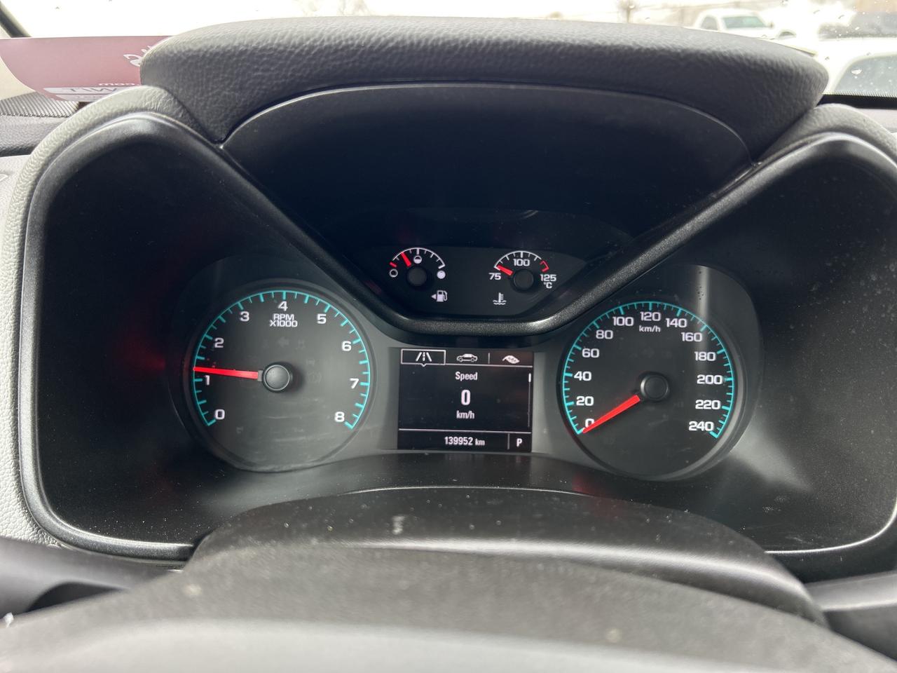 2022 Chevrolet Colorado WORK TRUCK, REAR WHEEL DRIVE, CLEAN CARFAX! Photo