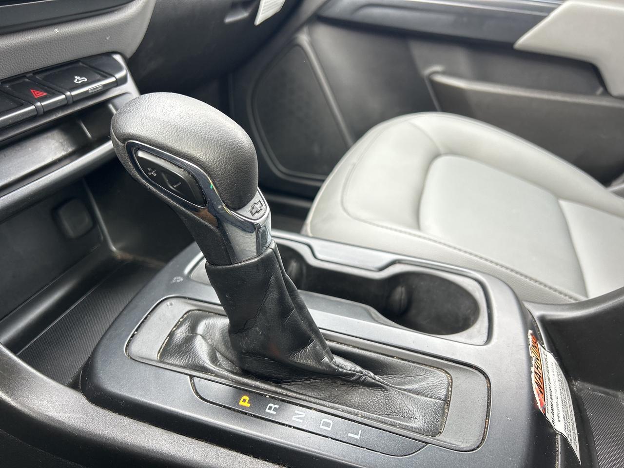 2022 Chevrolet Colorado WORK TRUCK, REAR WHEEL DRIVE, CLEAN CARFAX! Photo