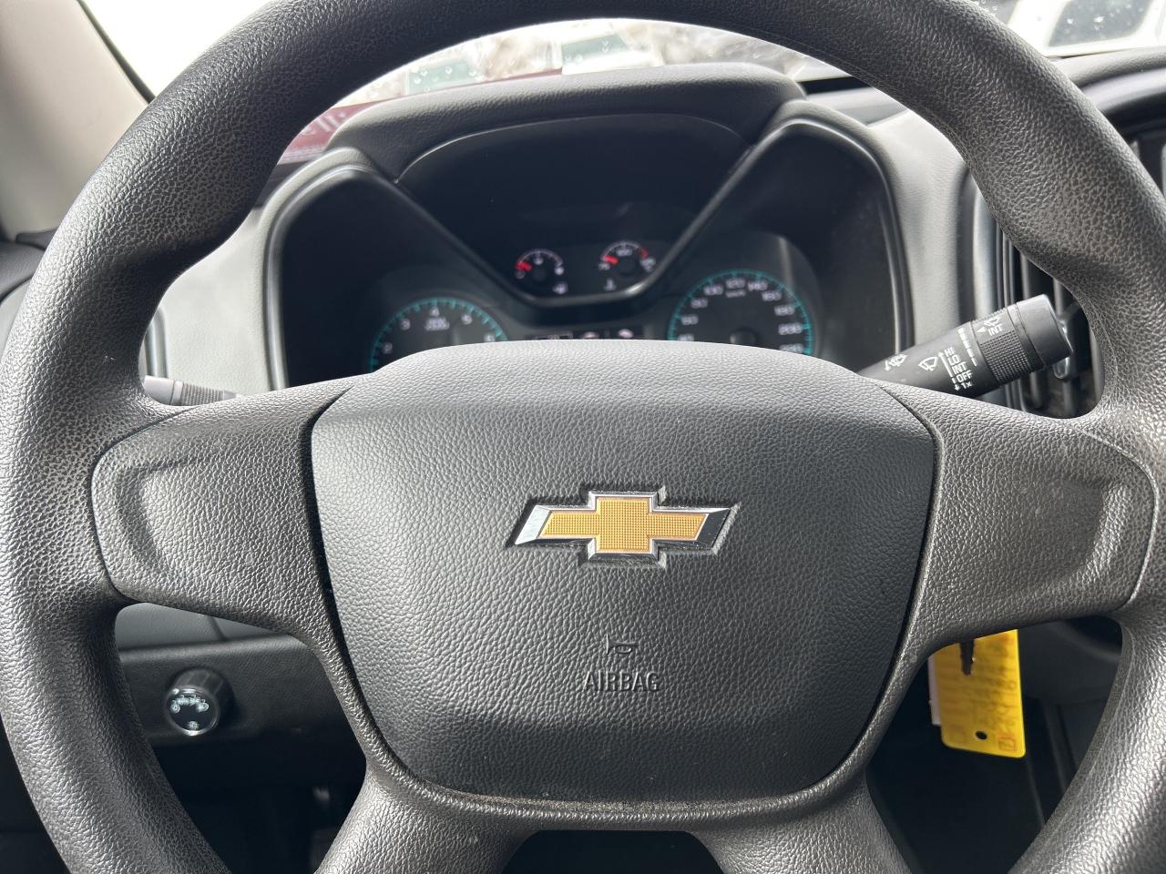 2022 Chevrolet Colorado WORK TRUCK, REAR WHEEL DRIVE, CLEAN CARFAX! Photo