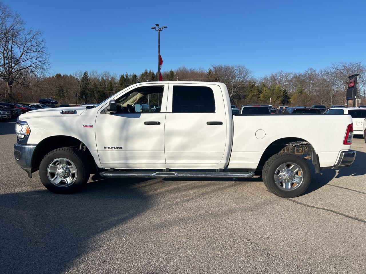 2020 RAM 3500 TRADESMAN, CLEAN CARFAX, 6.4L HEMI, 6 PASSENGER! Photo
