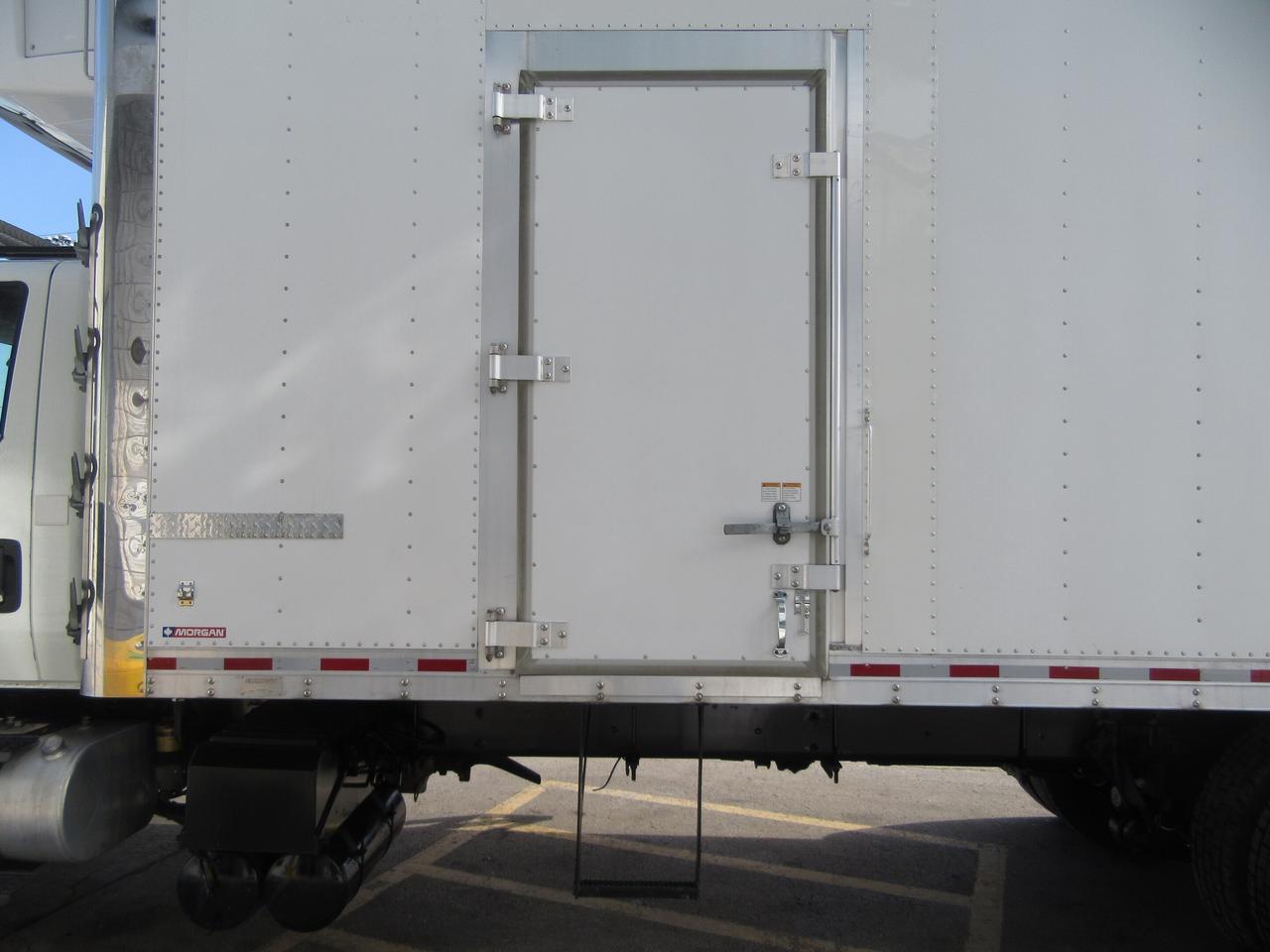 2018 International 4400 TANDEM 28FT REEFER BOX CARRIER SUPRA 960 REEFER Photo