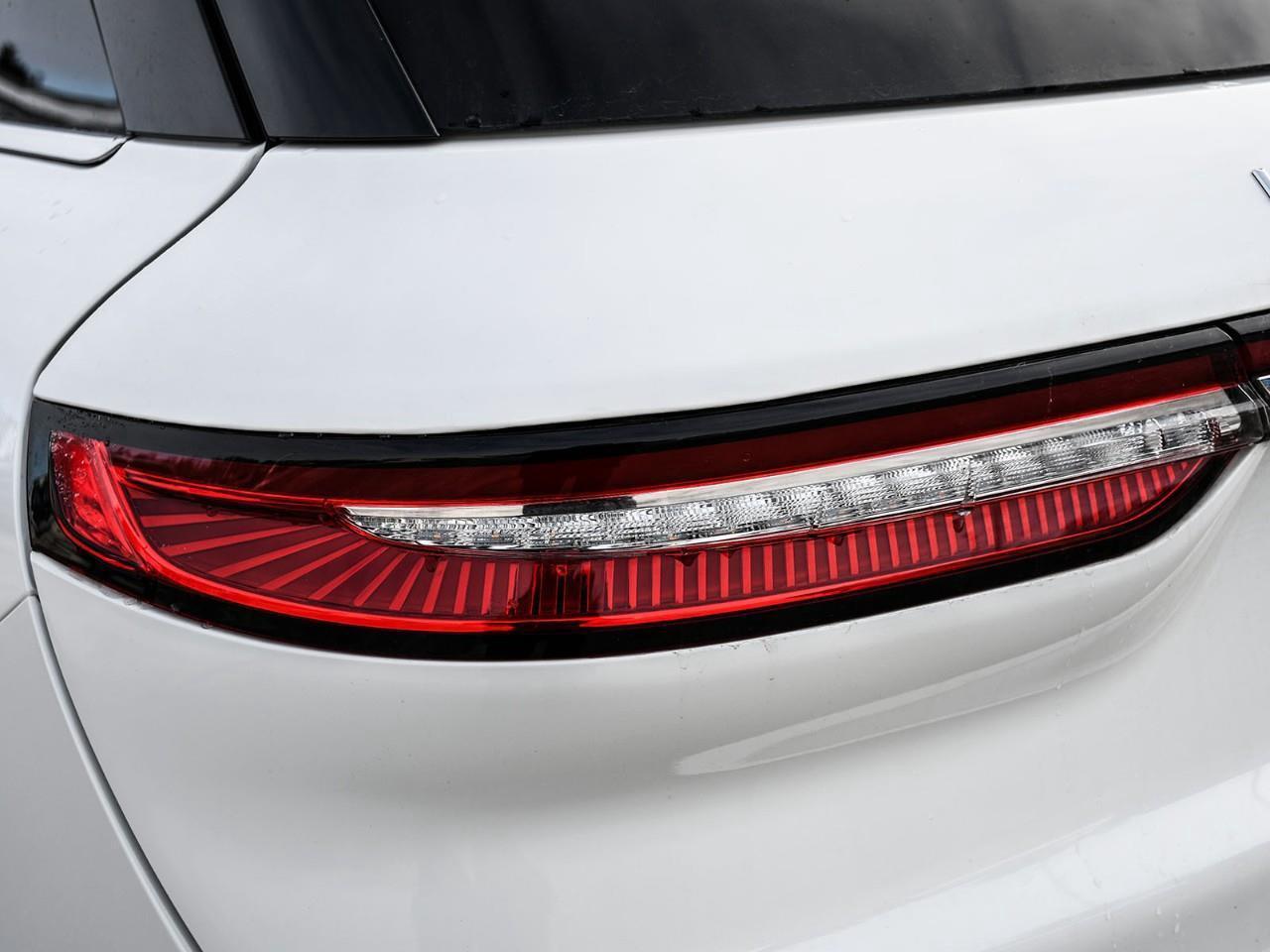 2024 Lincoln Corsair Premiere ACC + Lane Centering   BLIS   Heated Seat Photo