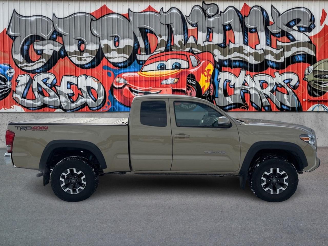2016 Toyota Tacoma SR5 TRD OFF ROAD, CLEAN CARFAX, BACK UP CAMERA! Photo